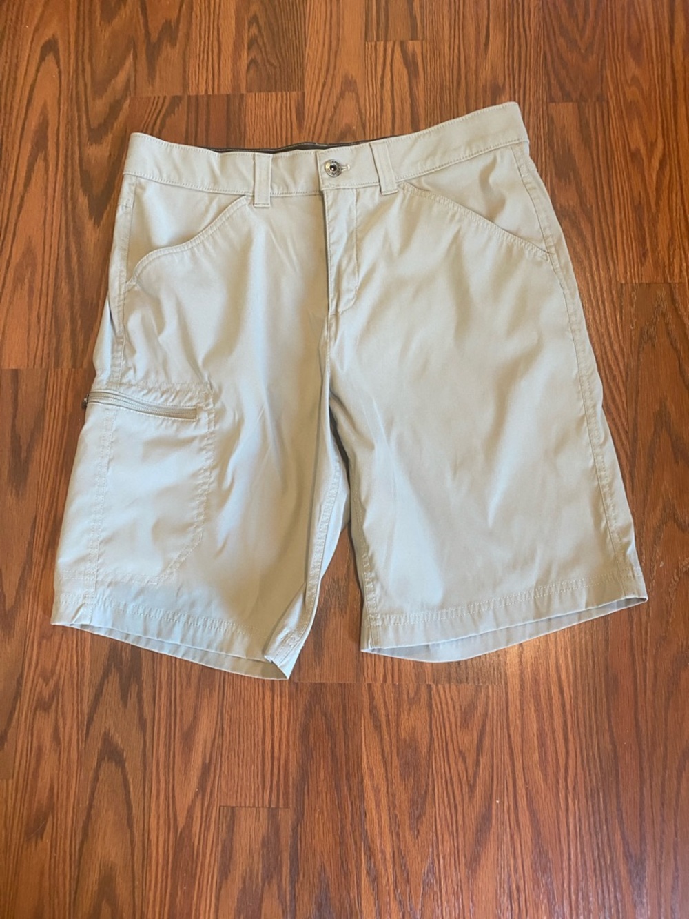 Eddie Bauer Light Beige Cargo Shorts
